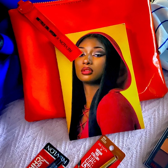 REVLON X MEGAN THEE STALLION MAKEUP SET LG - Picture 1 of 7